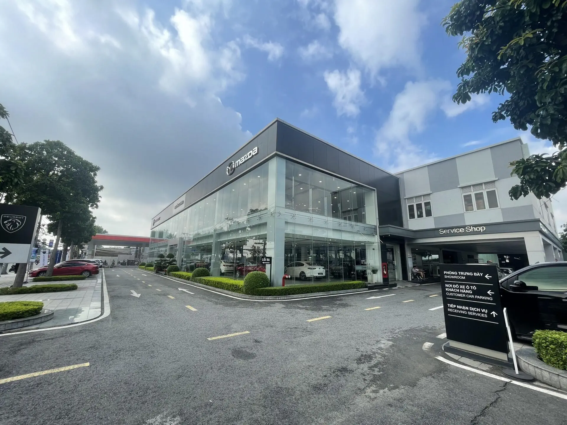 Xưởng dịch vụ sửa chữa Mazda Trường Chinh